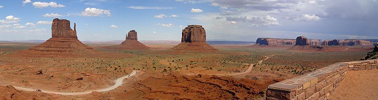 Monument Valley. Image from Wikimedia Commons